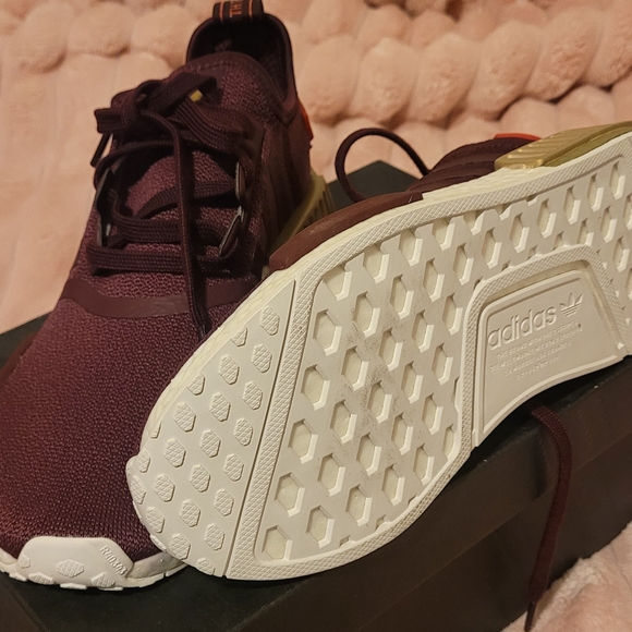 Adidas Sneakers in Burgundy and White - Picture 2 of 6